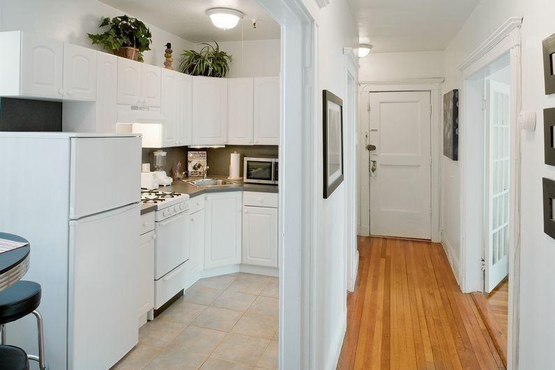 1 split bed, 1 bath apartment for rent at 121 Park Dr Unit 18, Fenway — photo 5 of 7