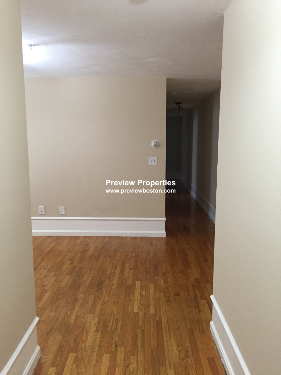 712 Shawmut Ave, South End