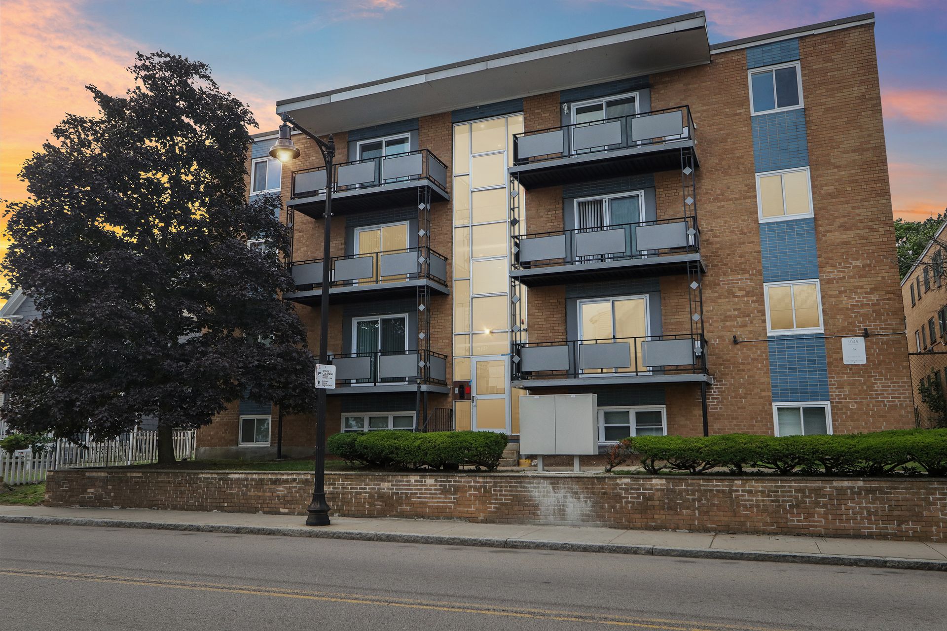 1045 River St, Hyde Park