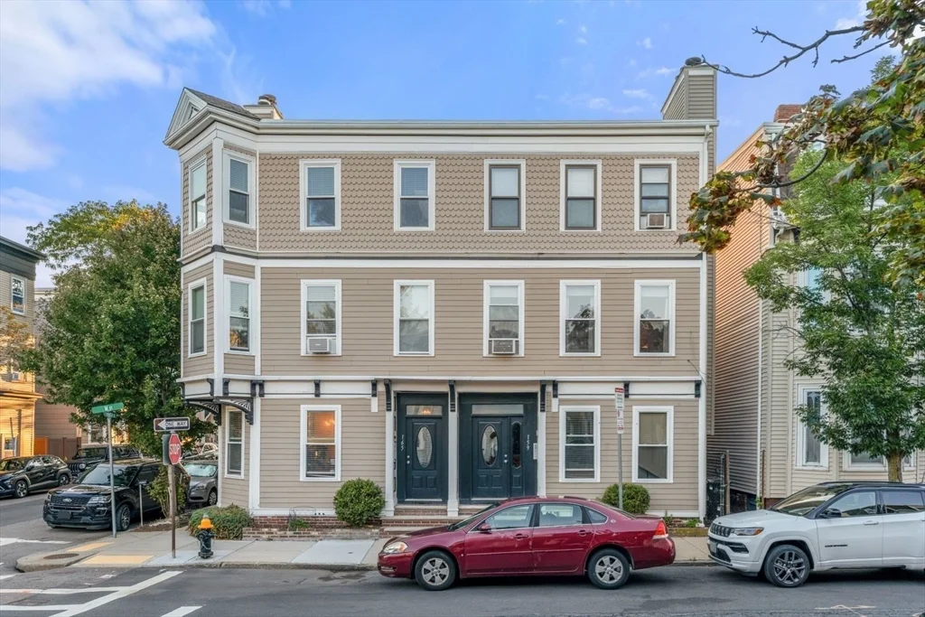 159 M, South Boston