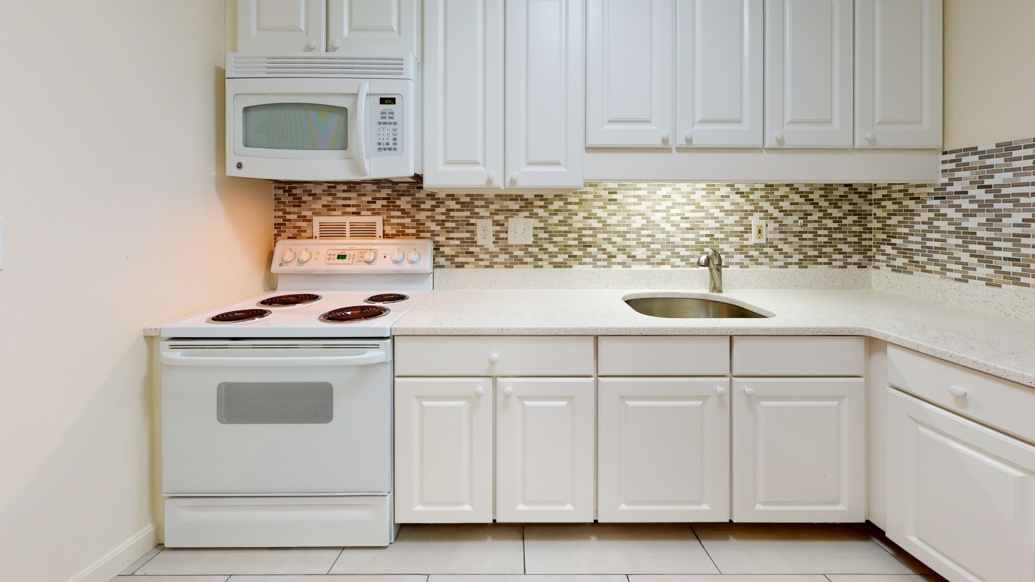 101 Monmouth St, Longwood