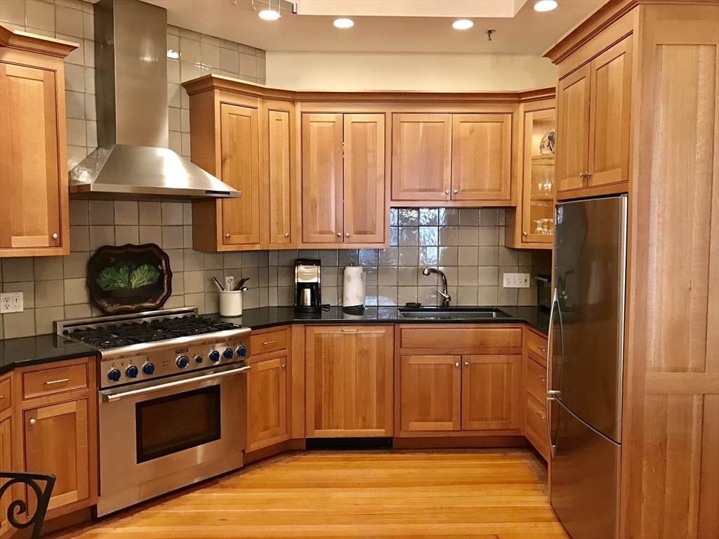 290 Commonwealth Ave, Back Bay