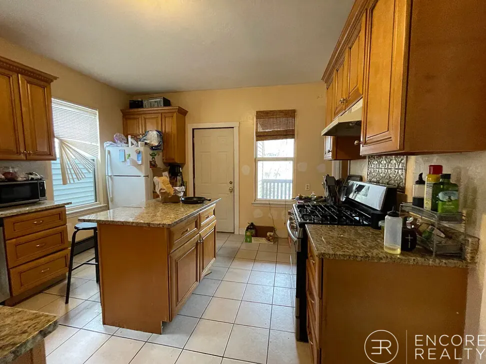 8 Eldora St, Mission Hill