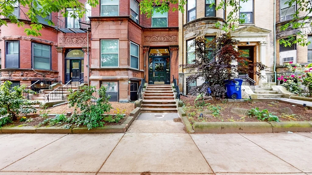 1071 Beacon St, Coolidge Corner