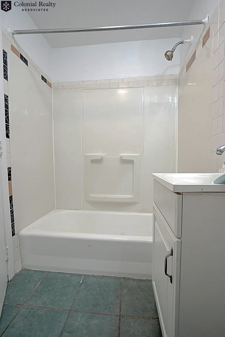 1322 Commonwealth Ave, Allston