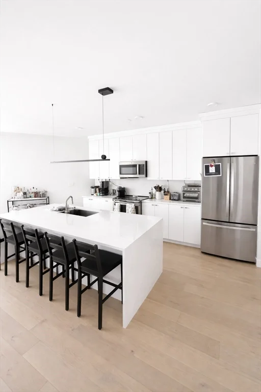 654 E Broadway, South Boston