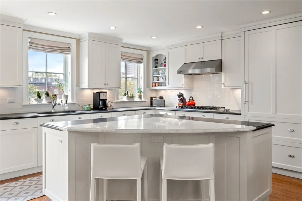 228 W Canton St, South End