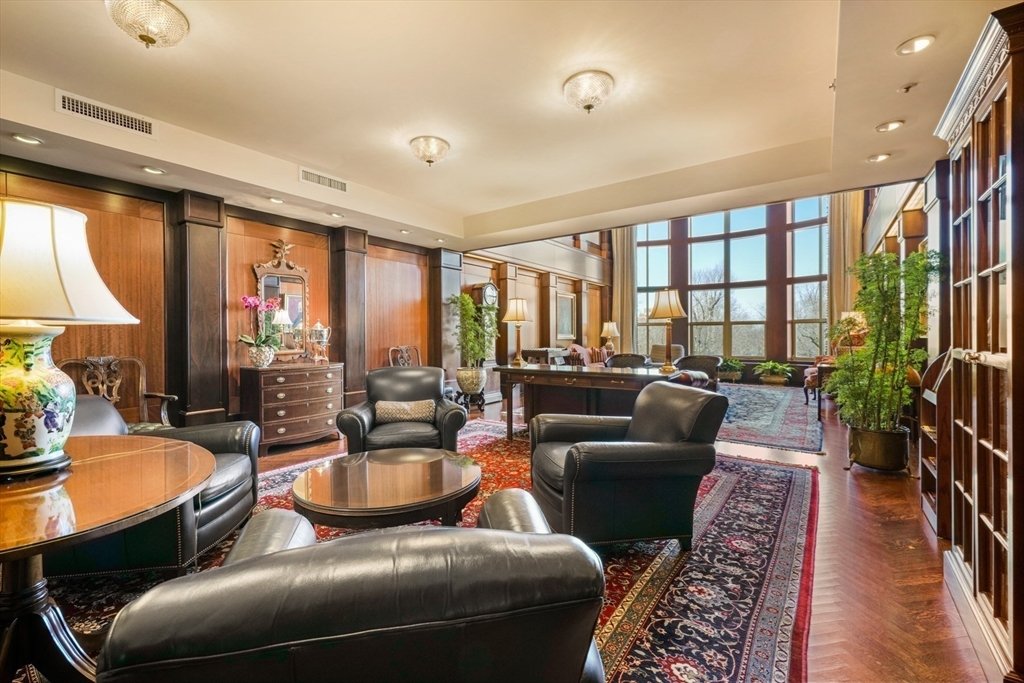 300 Boylston St, Downtown