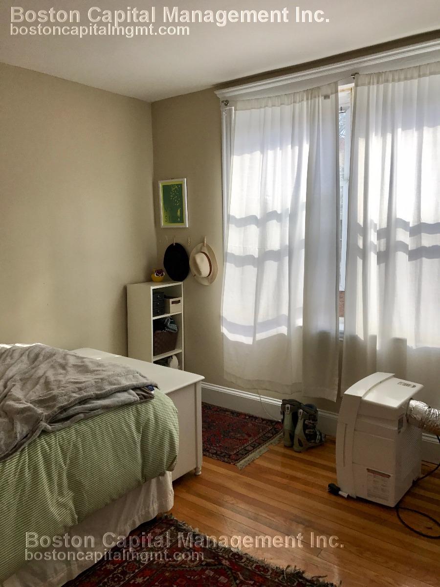 45 Ashford St, Allston