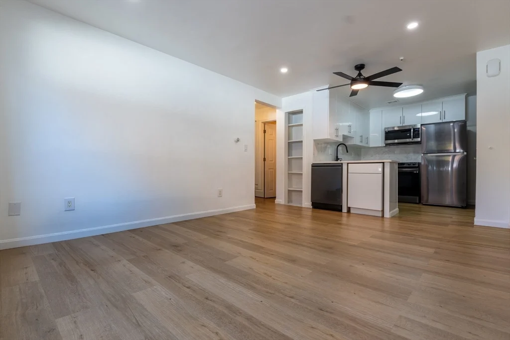 186 Lexington St, Watertown