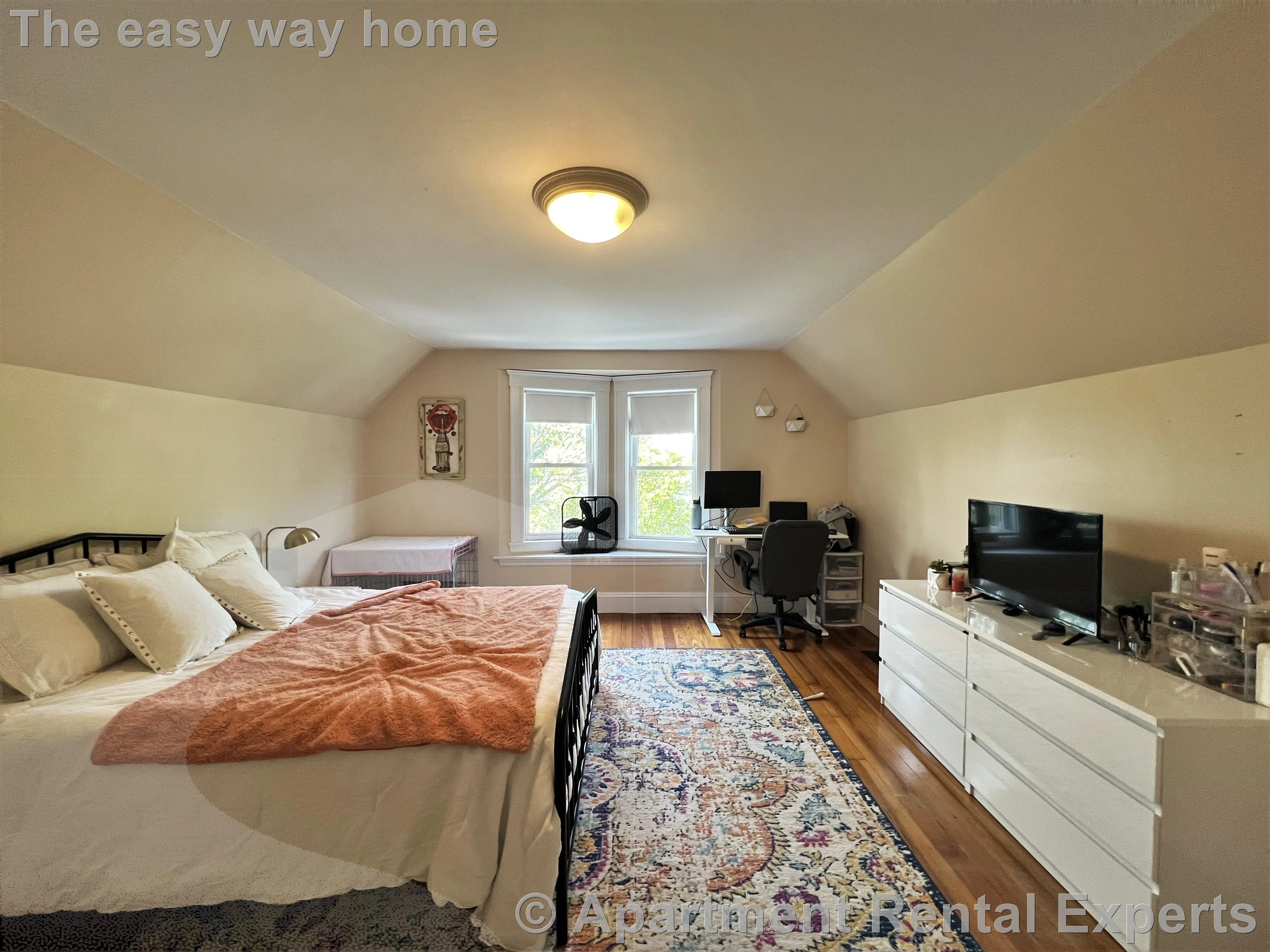 9 Whitfield Rd, Davis Square