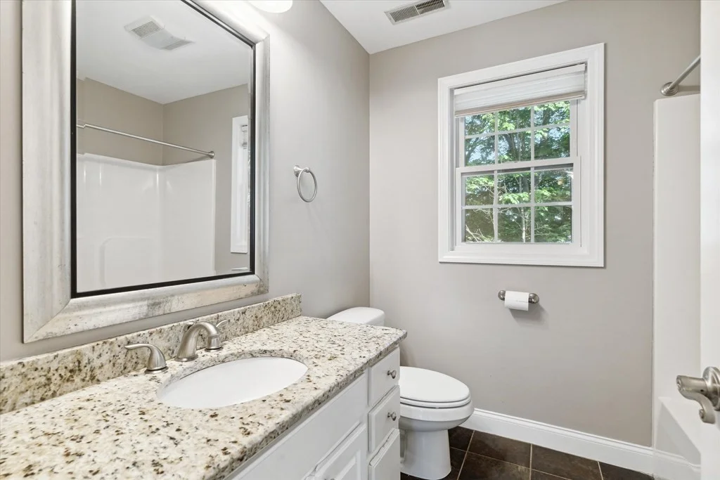 19 Benjamin Ln, Reading