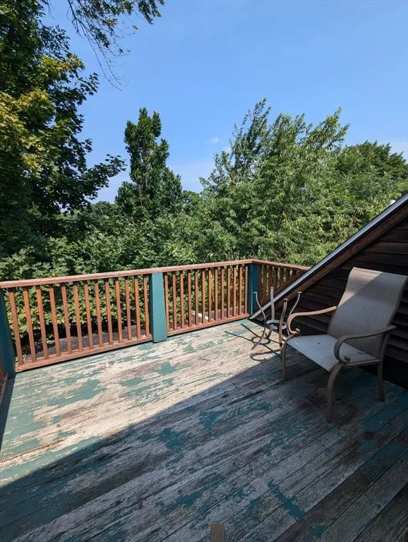 17 Commonwealth Rd, Watertown