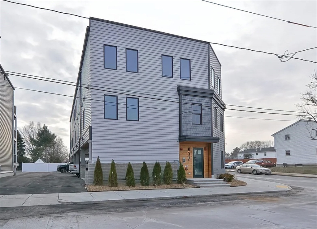 37 Horace St, East Boston