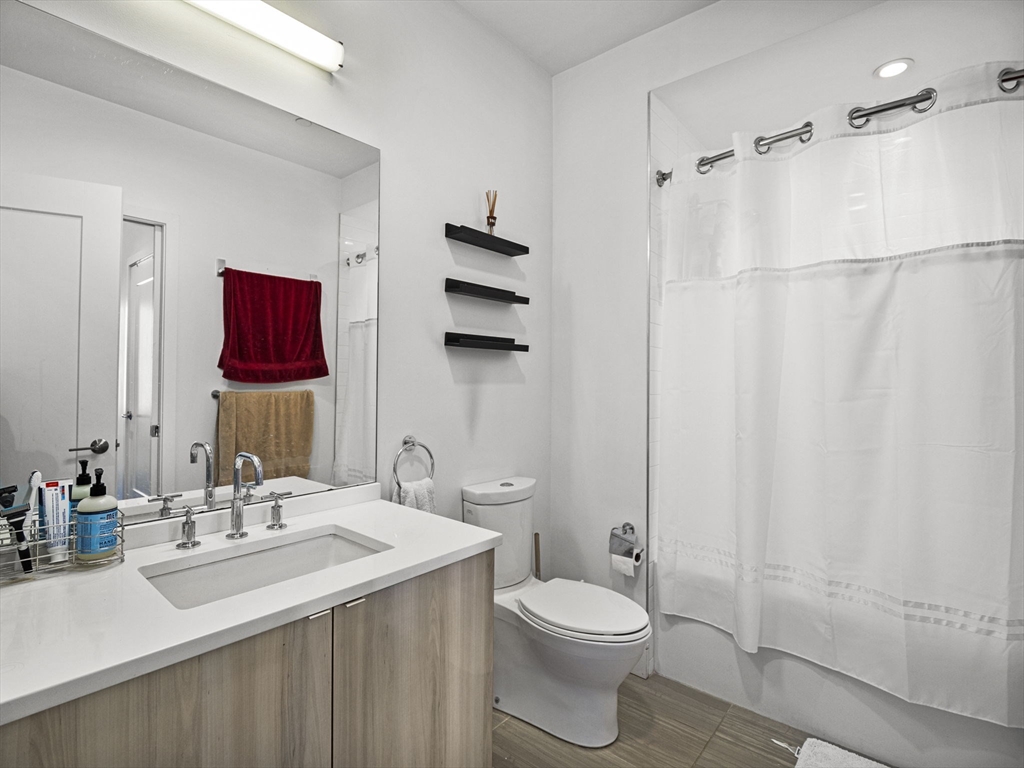 2 West 6th St, South Boston