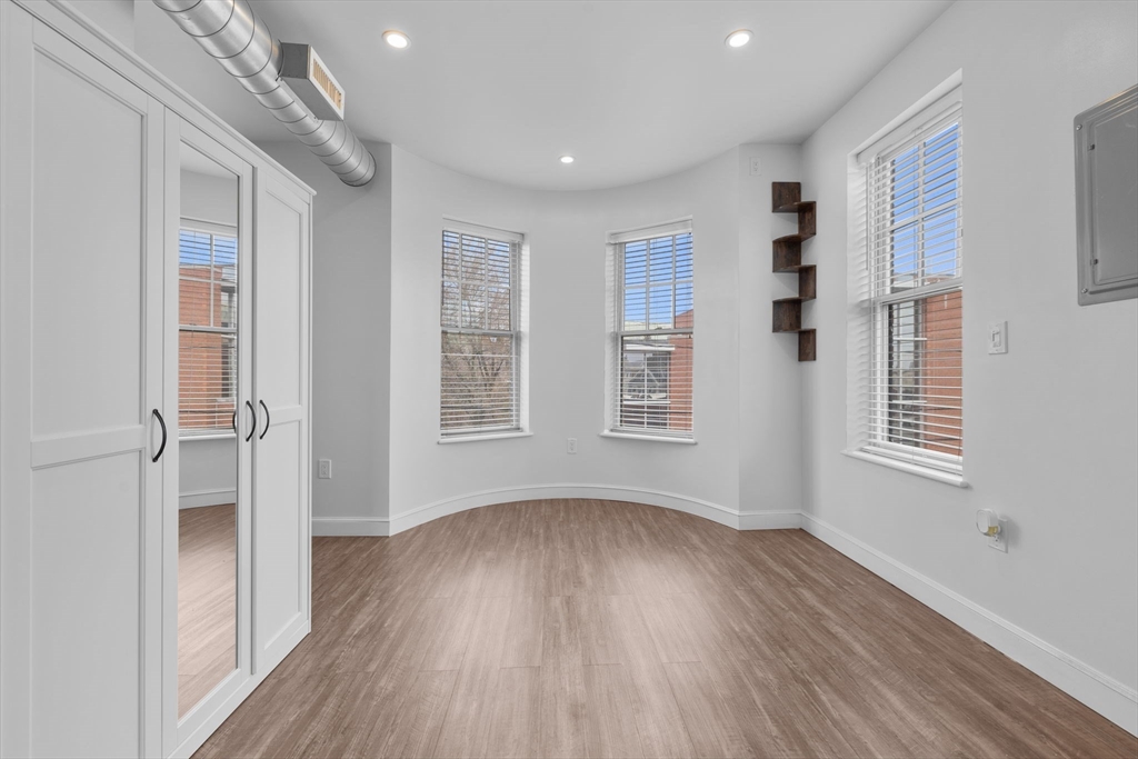 105 Broadway, Chelsea