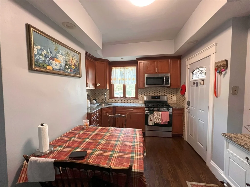 25 Rowena St, Dorchester