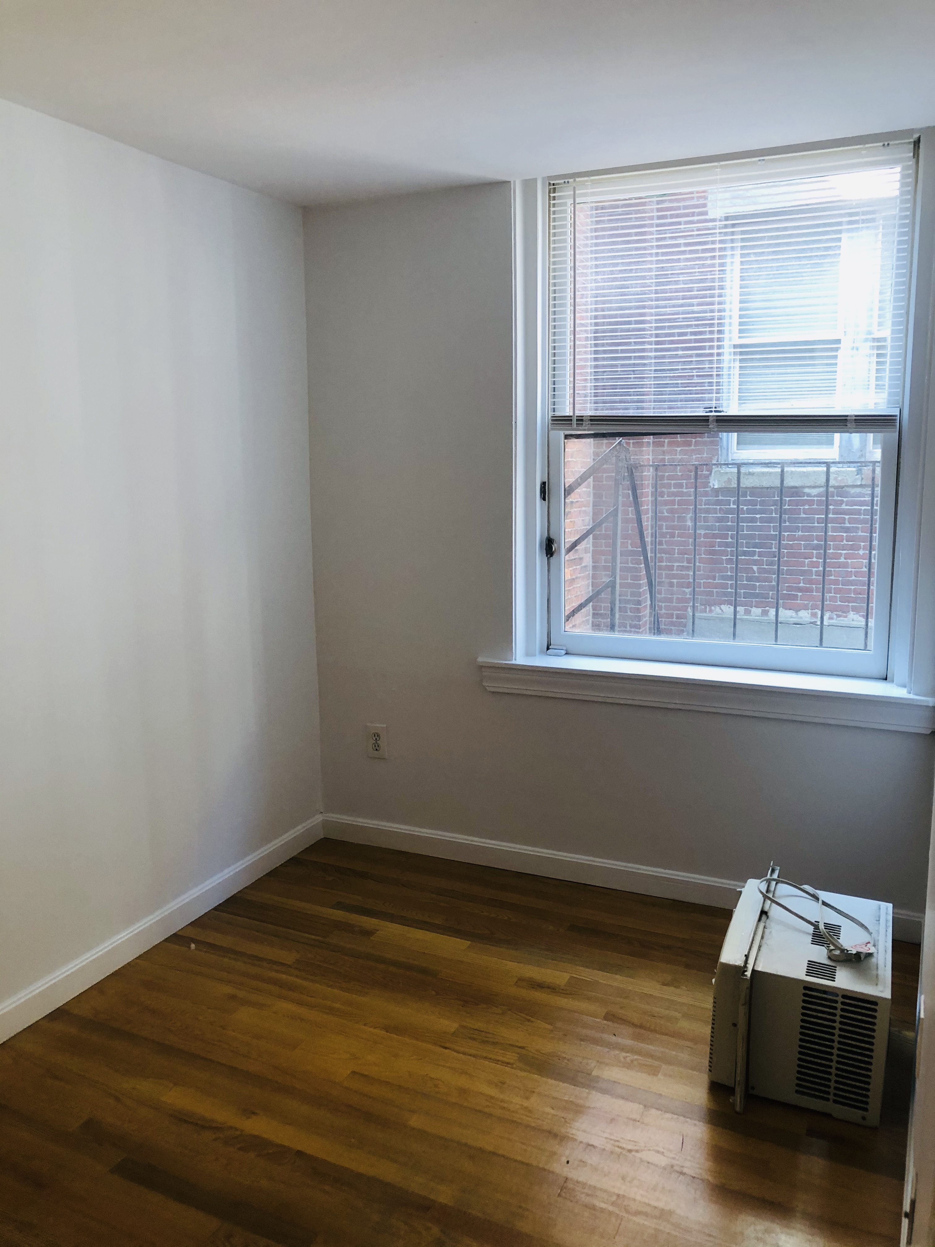 2 bed, 1 bath apartment for rent at 17 Russell St Unit 6, Beacon Hill — photo 5 of 10
