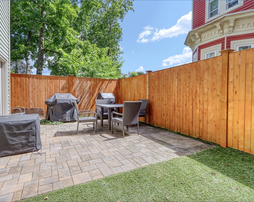 14 Holton, West Medford