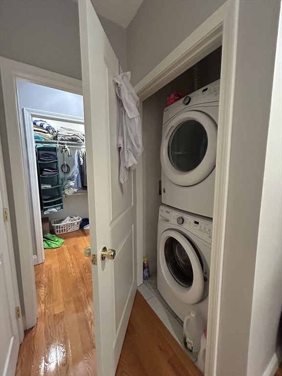 15 Dana Ave, Hyde Park