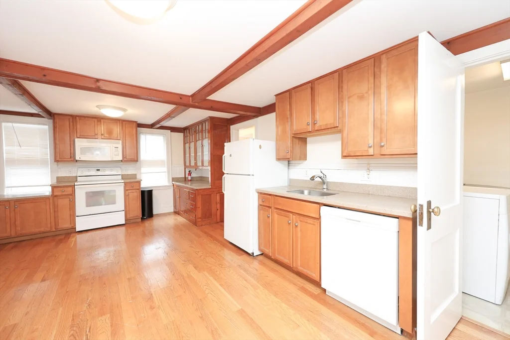 148 Neponset, Canton