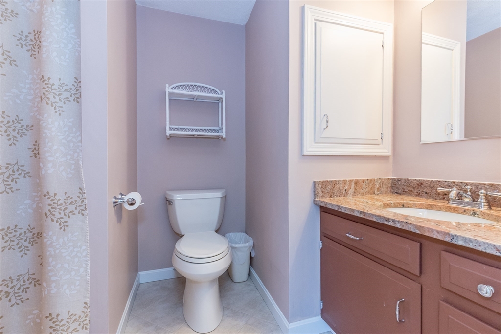 55 Prescott Dr, Chelmsford