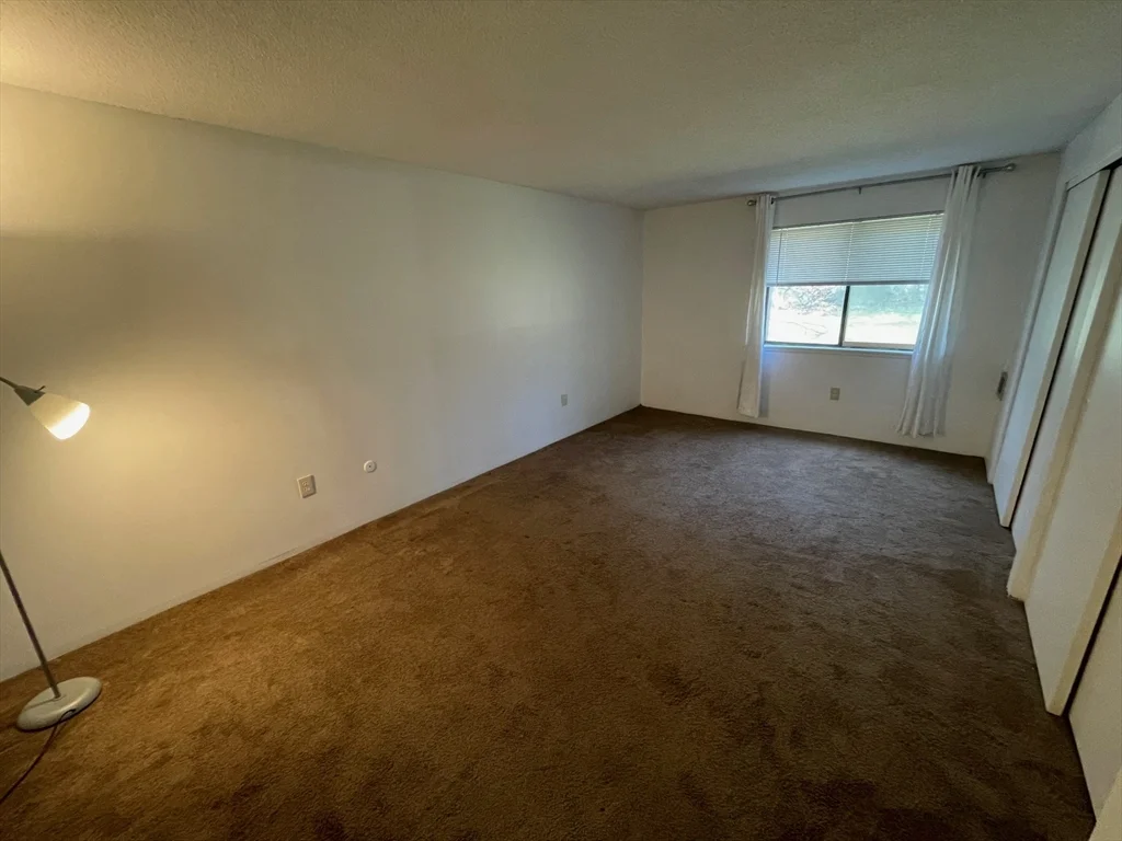 17 Village Rock Ln, Natick