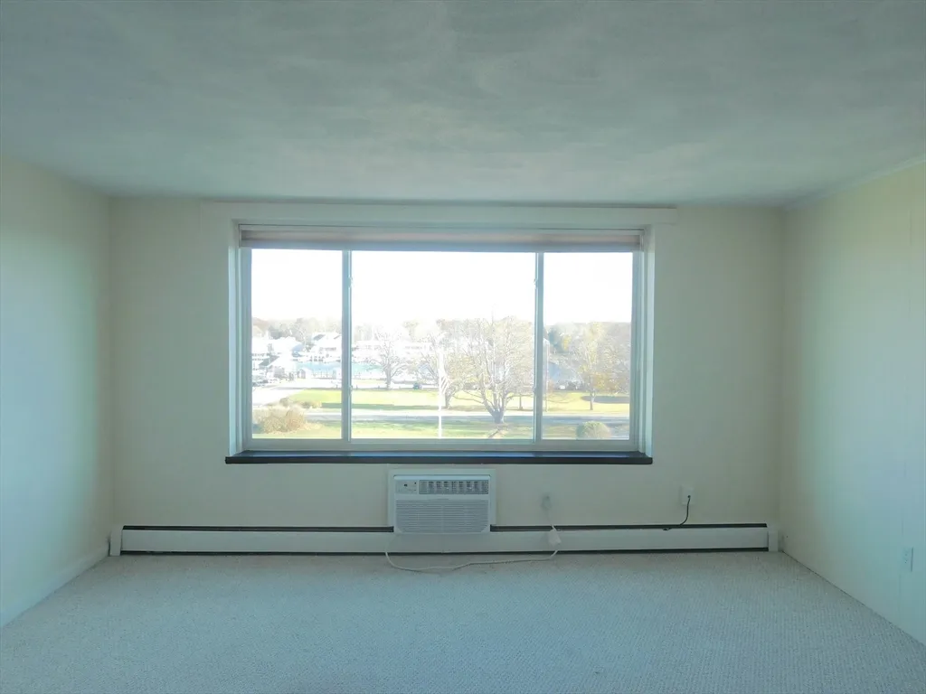 135 Scranton Ave, Falmouth