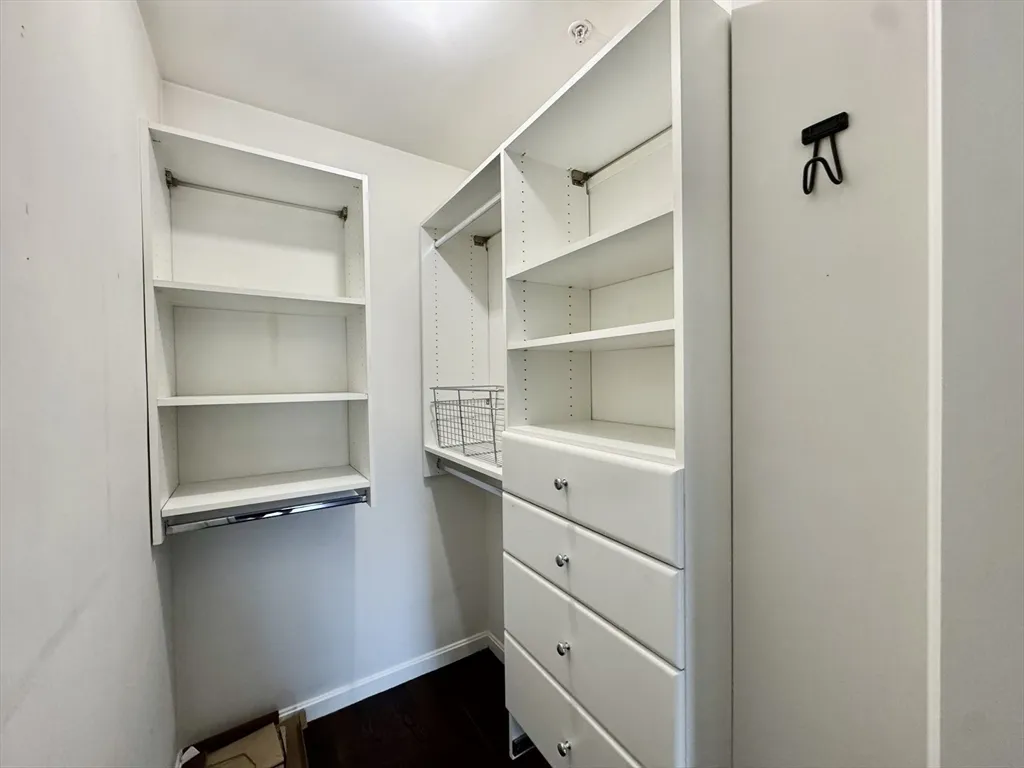 12 Mohawk St, South Boston