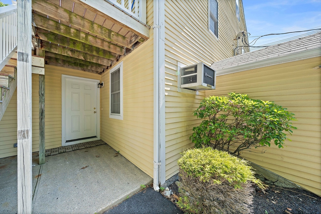 238 Neponset St, Canton