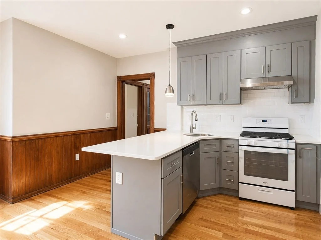 114 White St, Belmont