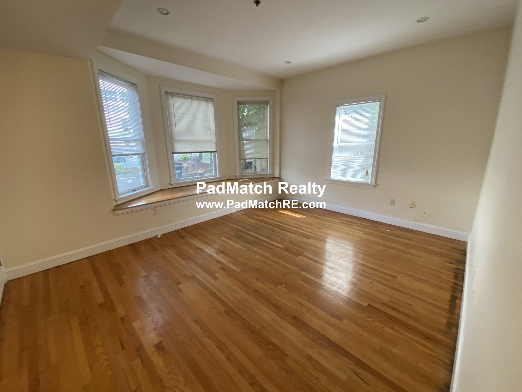 9 Gardner St, Allston