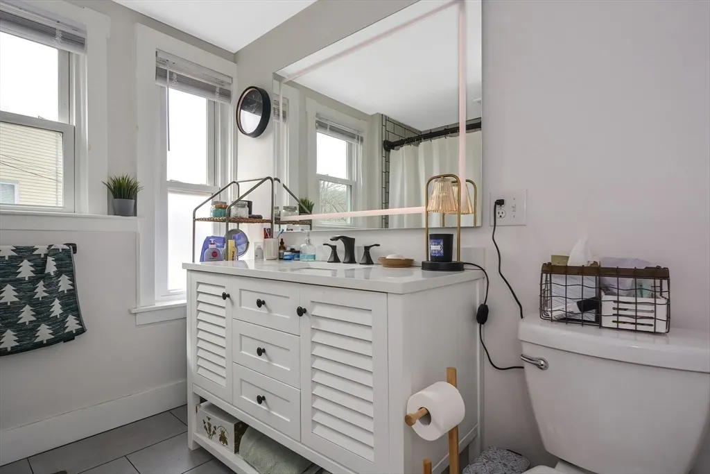 21 Cemetery St, Hopedale