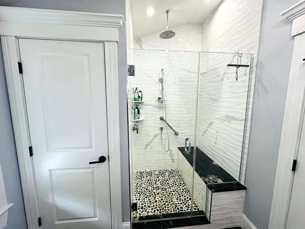 12 S Mason St, Salem