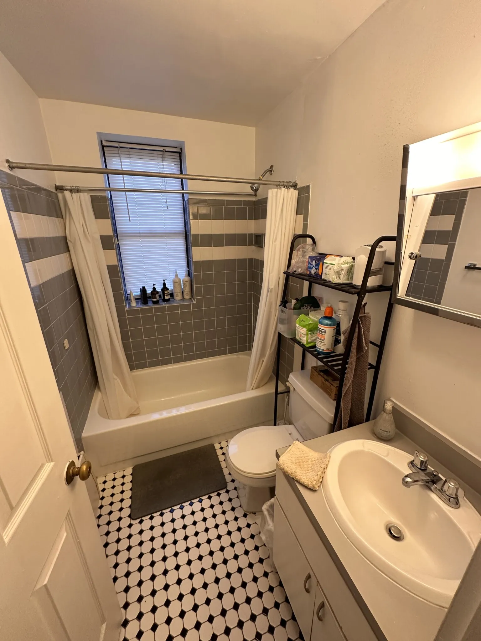 829 Beacon St, Fenway