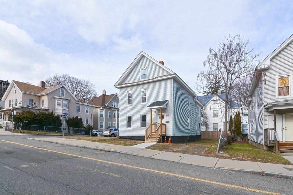 979 Dwight St, Holyoke