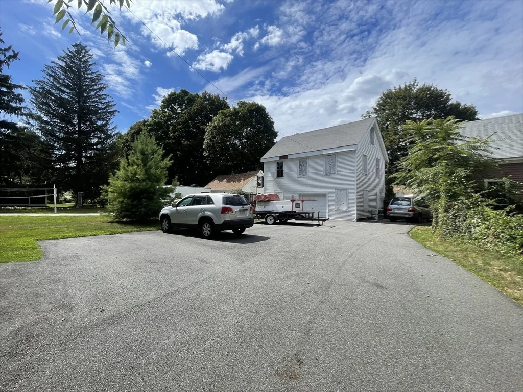 22 Cleveland Ave, Woburn