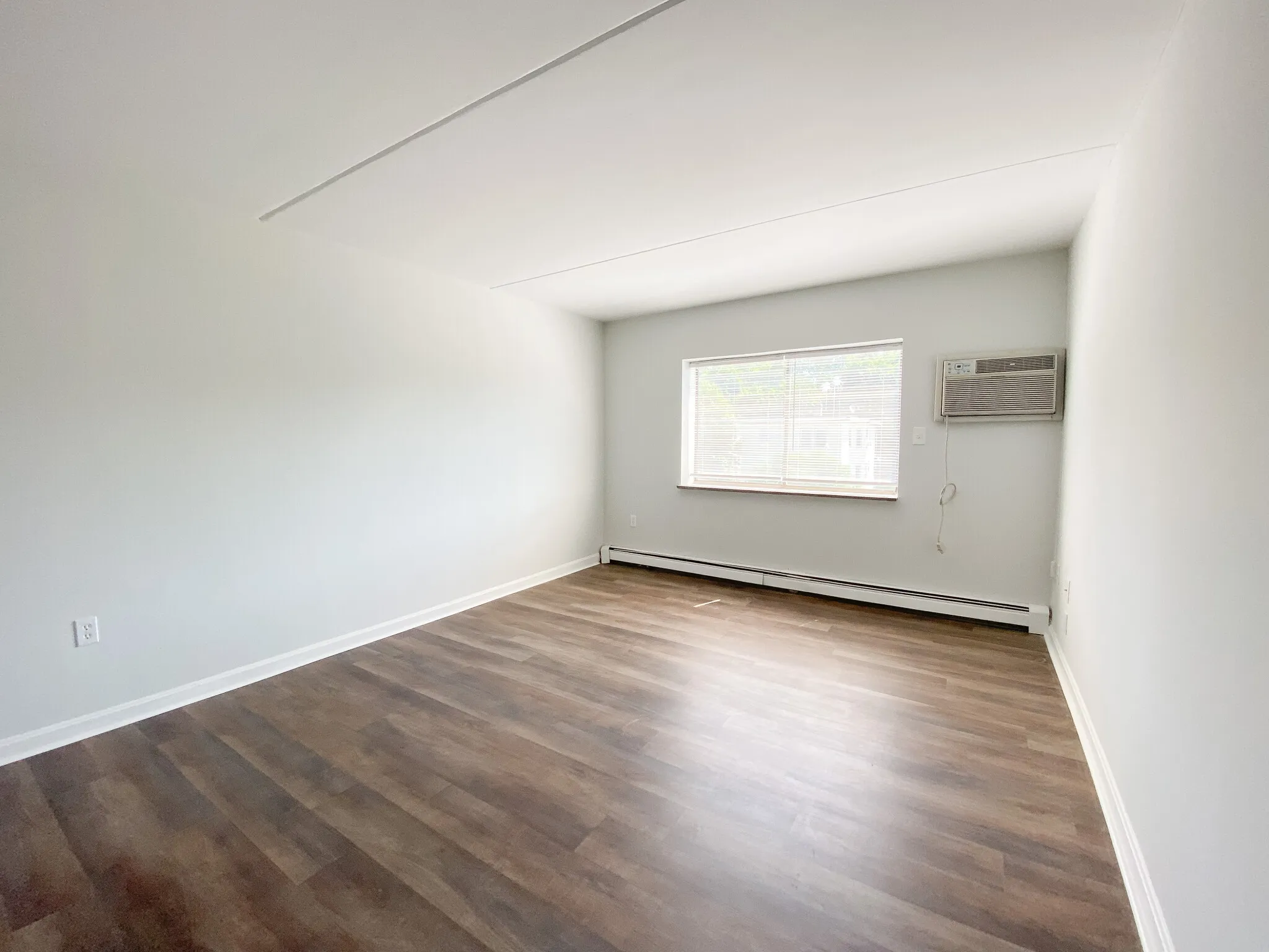 280 Hyde Park Ave, Jamaica Plain