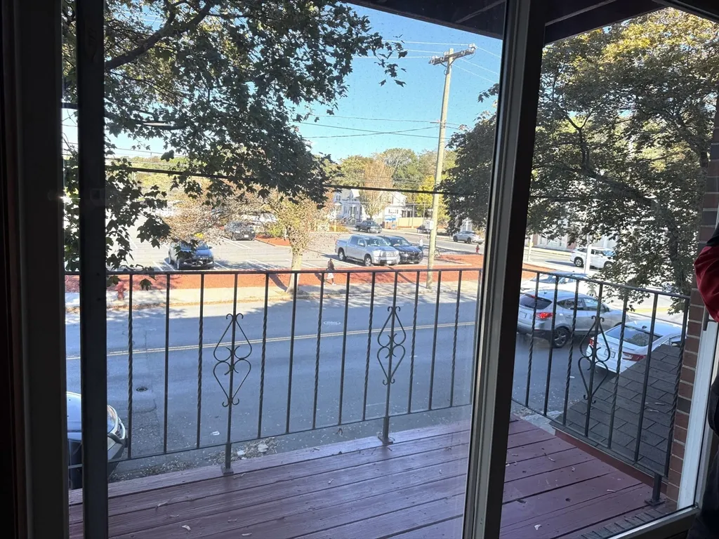 484 Western Ave, Lynn