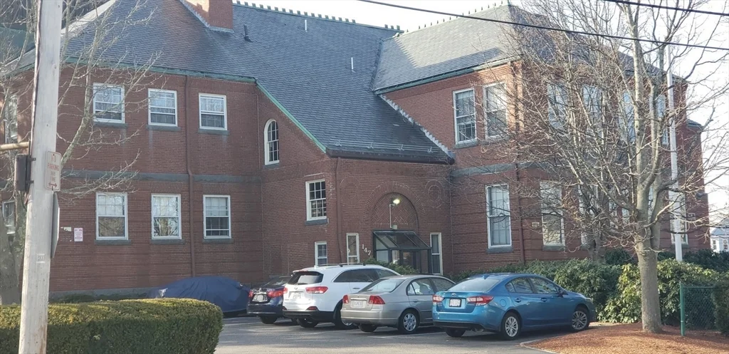 130 Beach St, Quincy