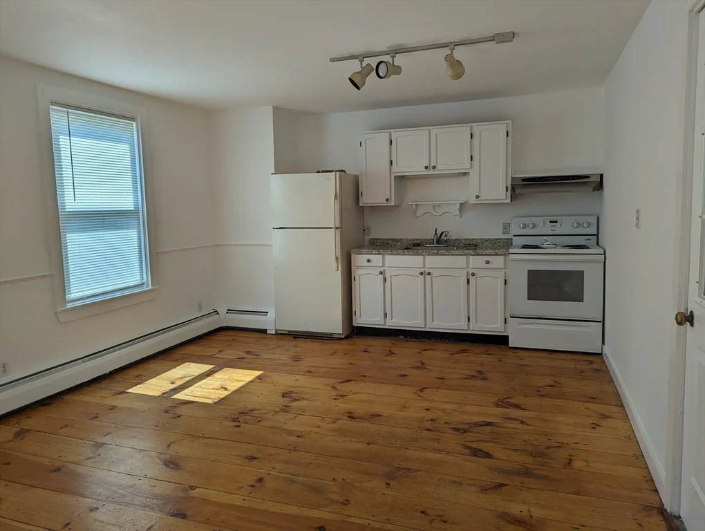 81/2 Russia, Newburyport