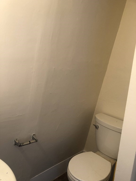 10-12 Maple St, Waltham