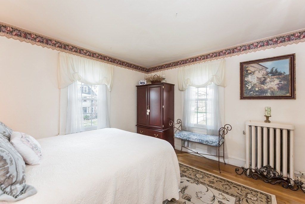 62 Evergreen Ave, Newton