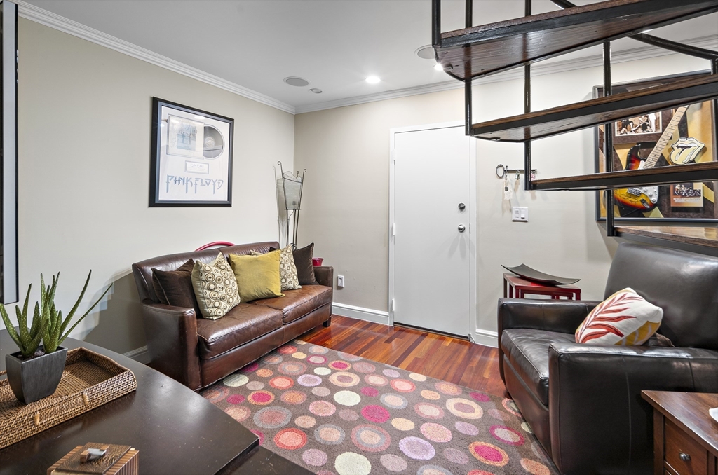 296 Commonwealth Ave, Back Bay