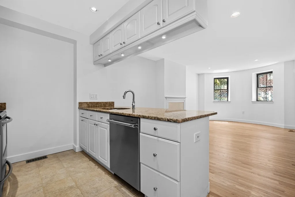 131 Warren Ave, South End