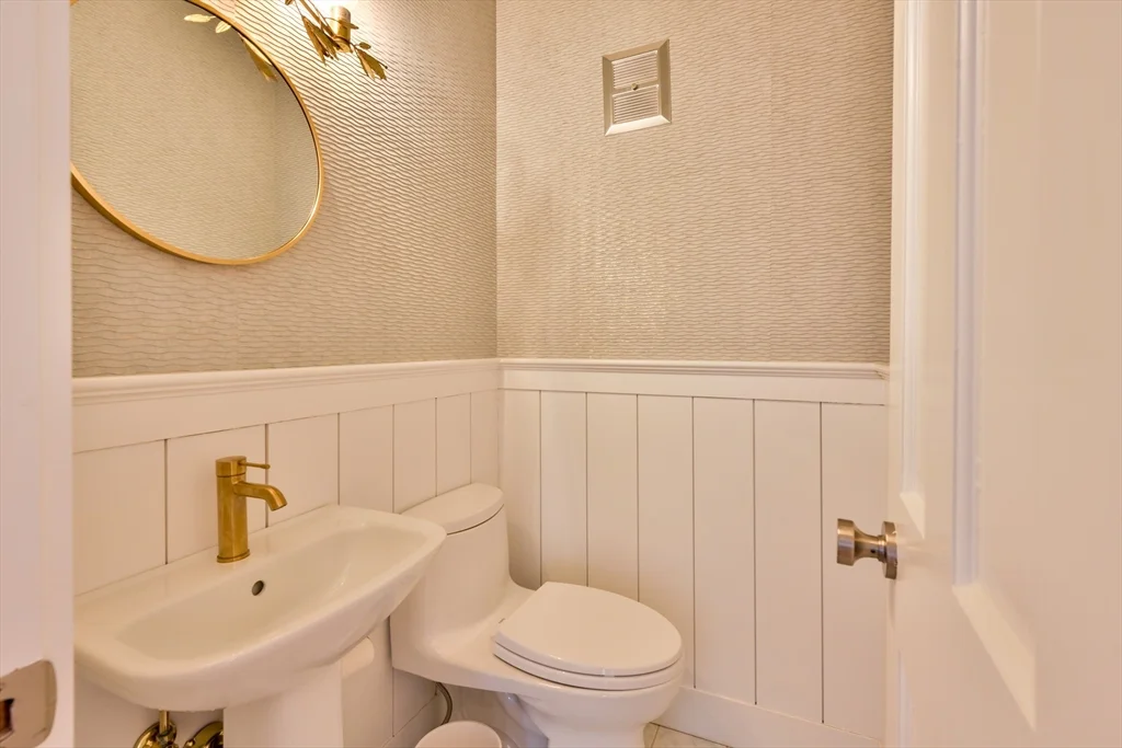 63 Monomoy Rd, Monomoy