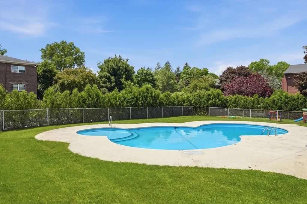 147 Milk St, Westborough