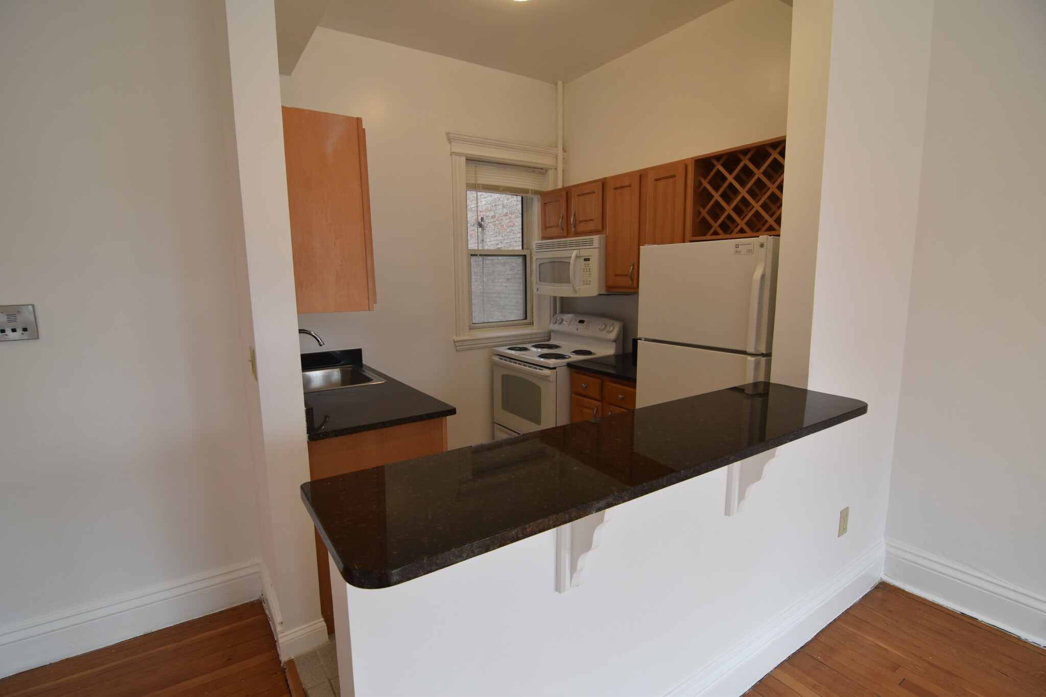 100 Queensberry St, Fenway