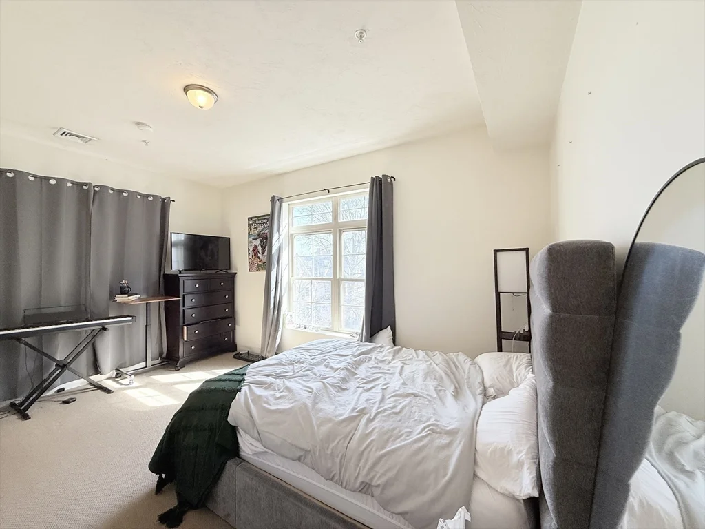 9 Gardner St, Allston