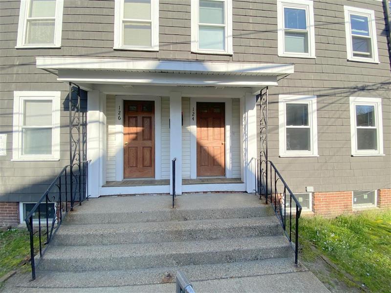 126 Pine St, The Port